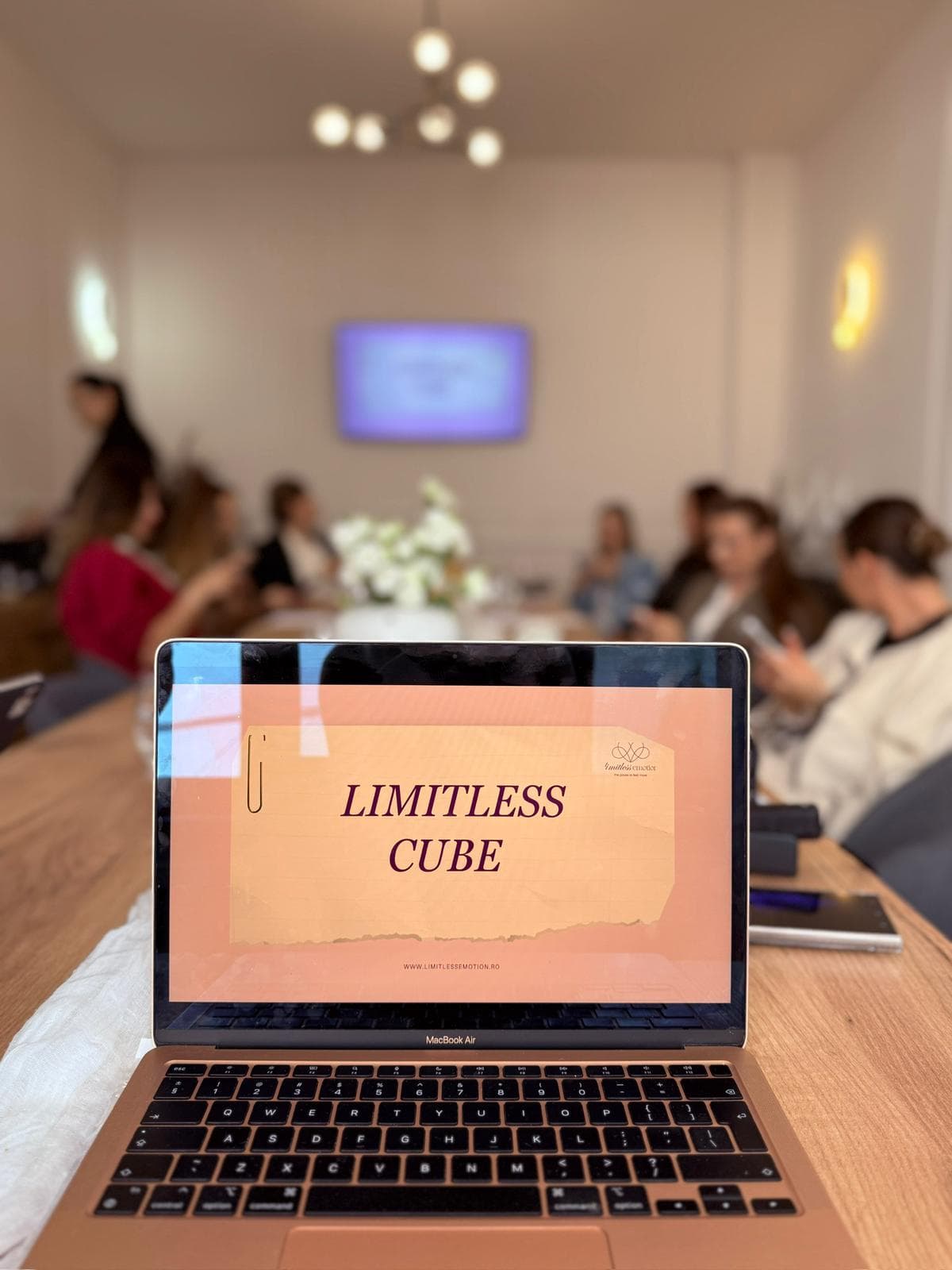 Workshop Limitless Cube in desfasurare